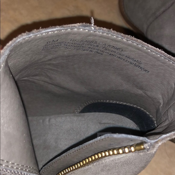 Shoes - Picture 4 of 4